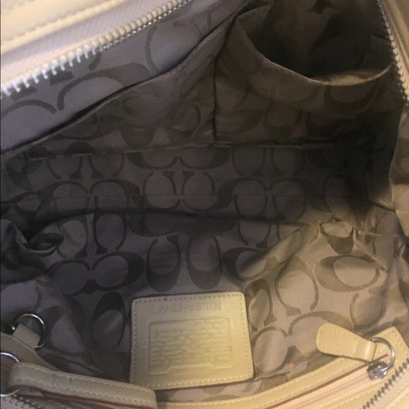 Small Coach bucket bag - Picture 5 of 6